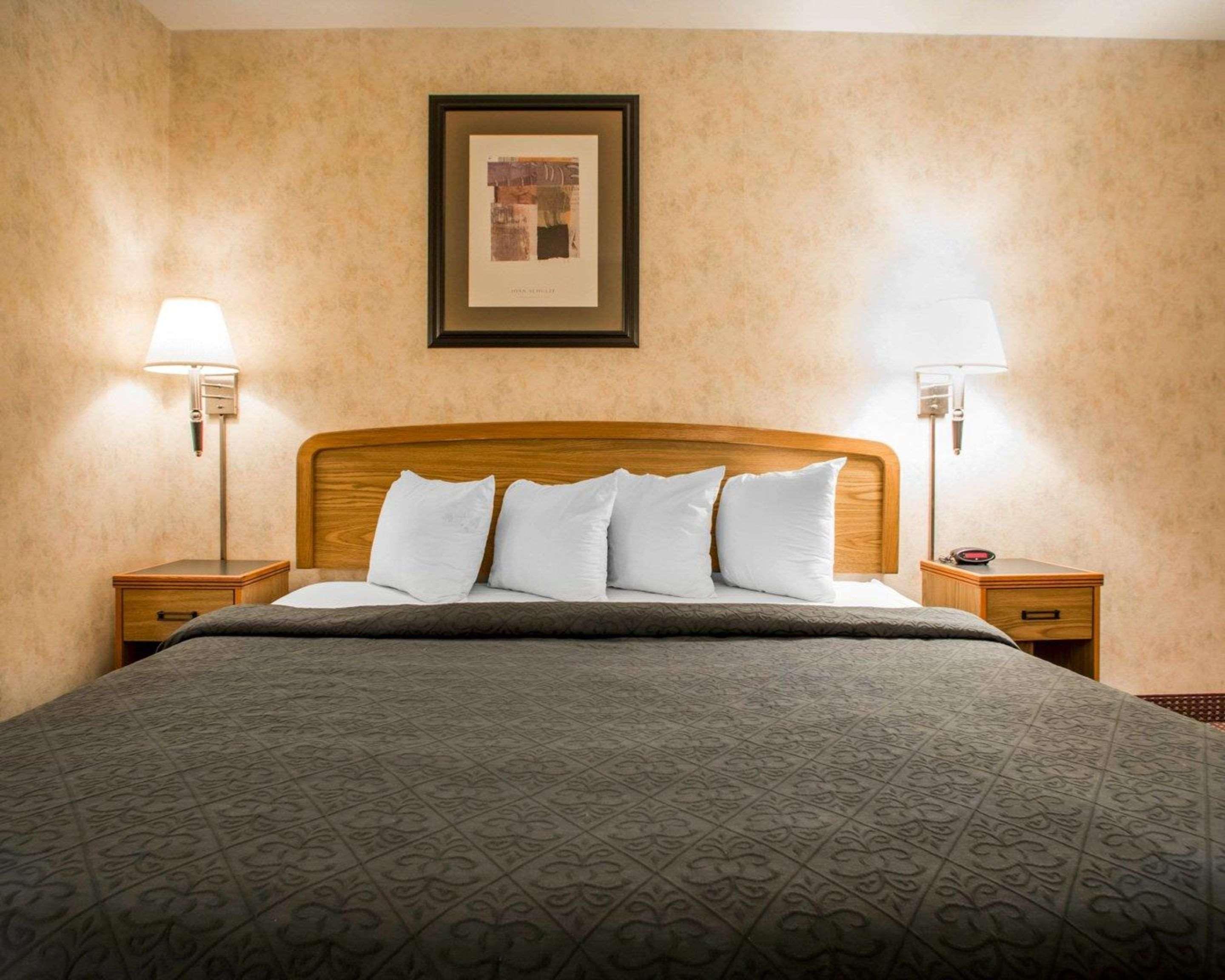 Quality Inn & Suites South-Obetz Экстерьер фото
