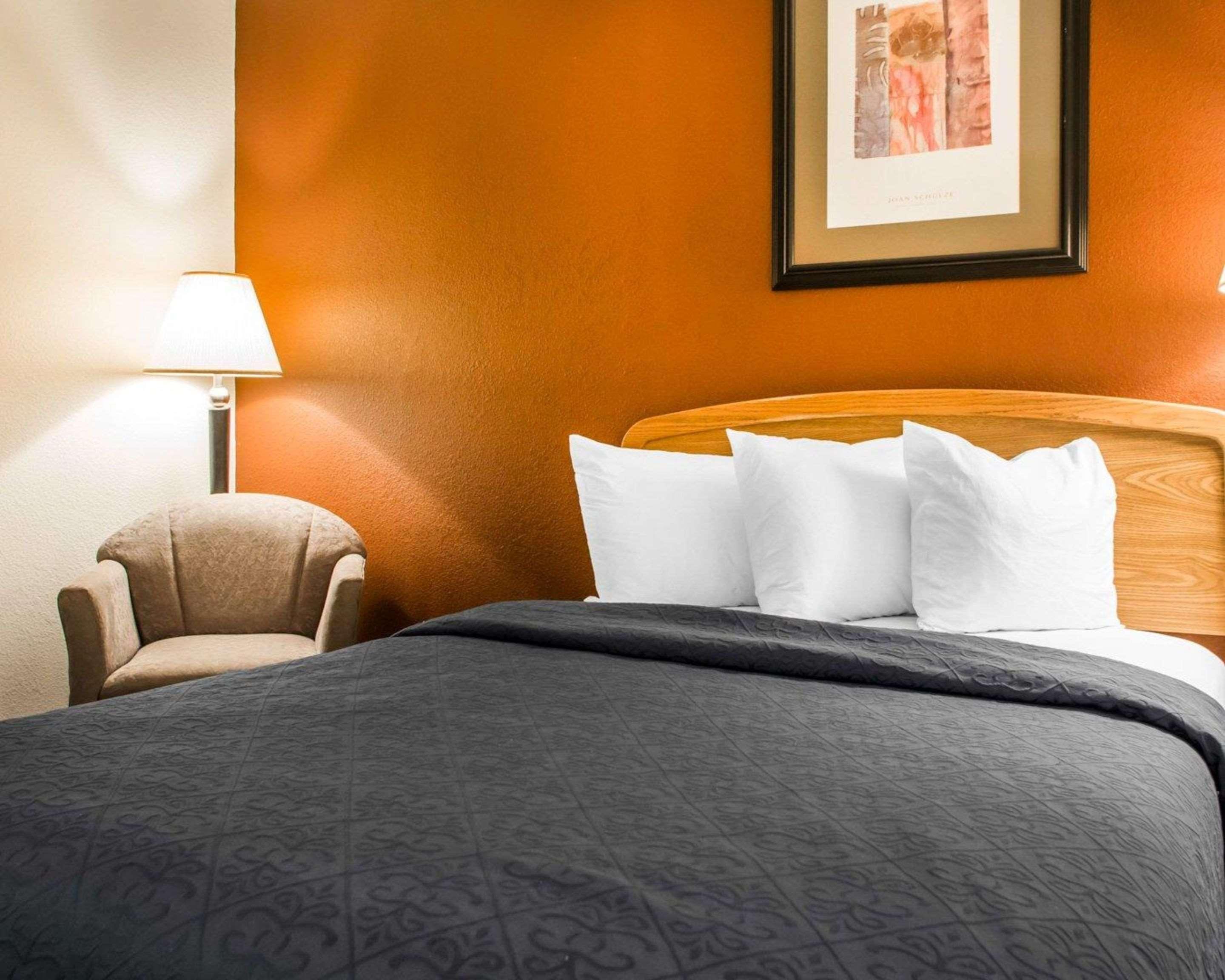 Quality Inn & Suites South-Obetz Экстерьер фото