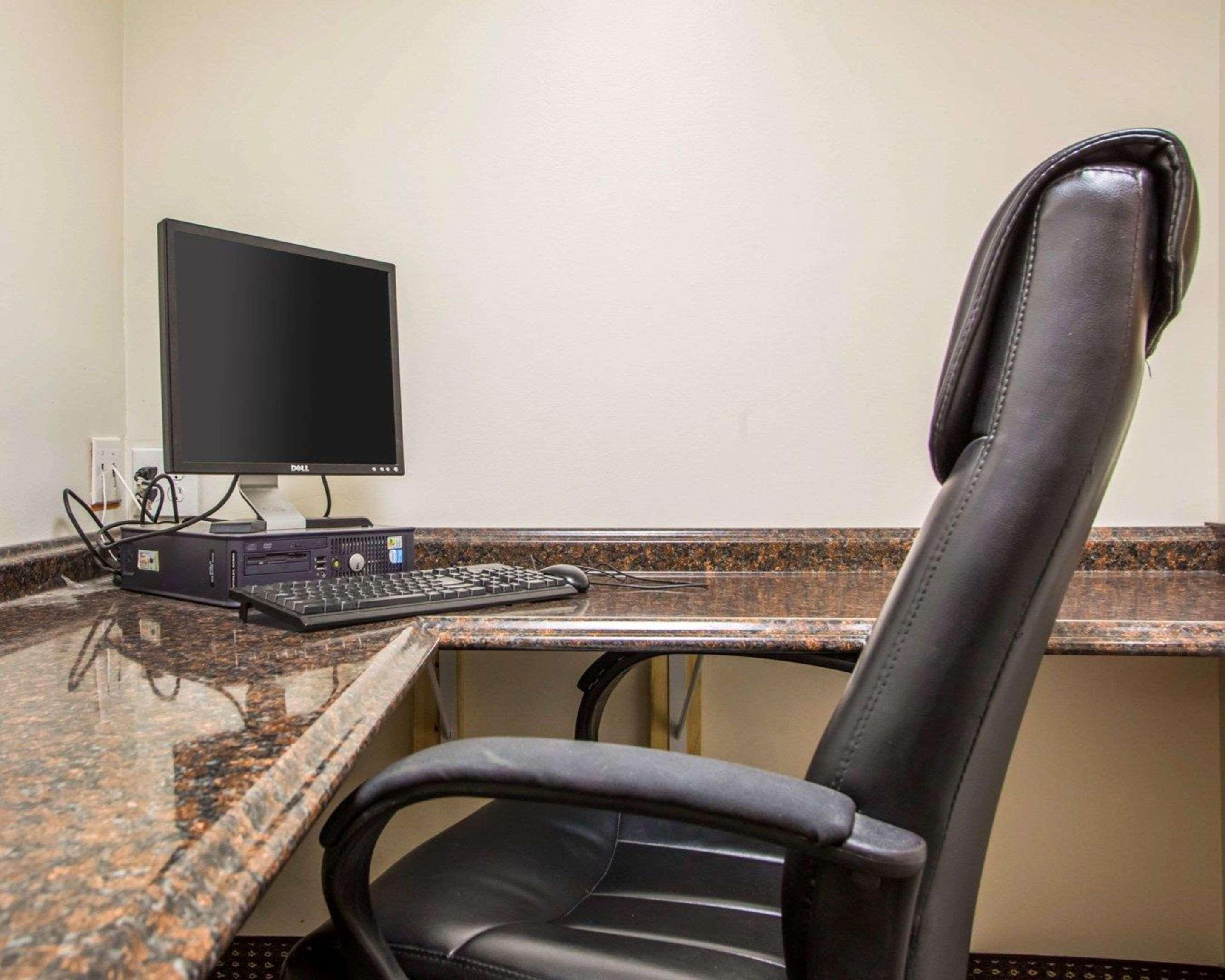 Quality Inn & Suites South-Obetz Экстерьер фото