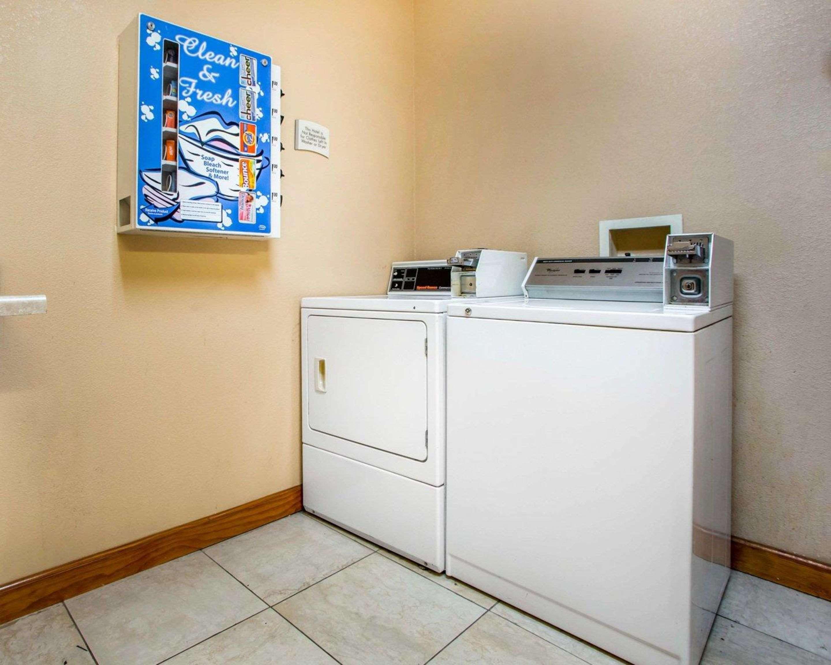 Quality Inn & Suites South-Obetz Экстерьер фото