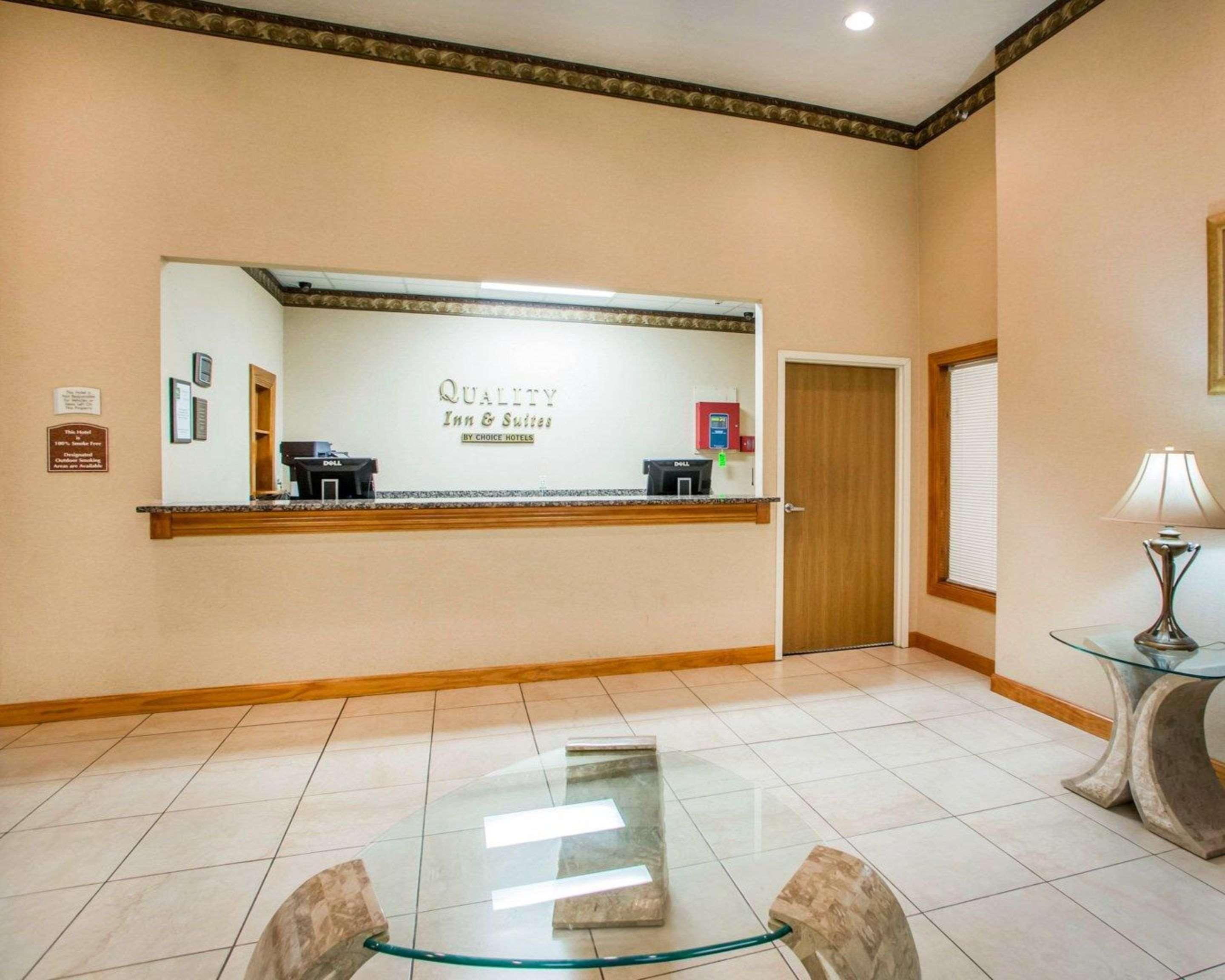 Quality Inn & Suites South-Obetz Экстерьер фото