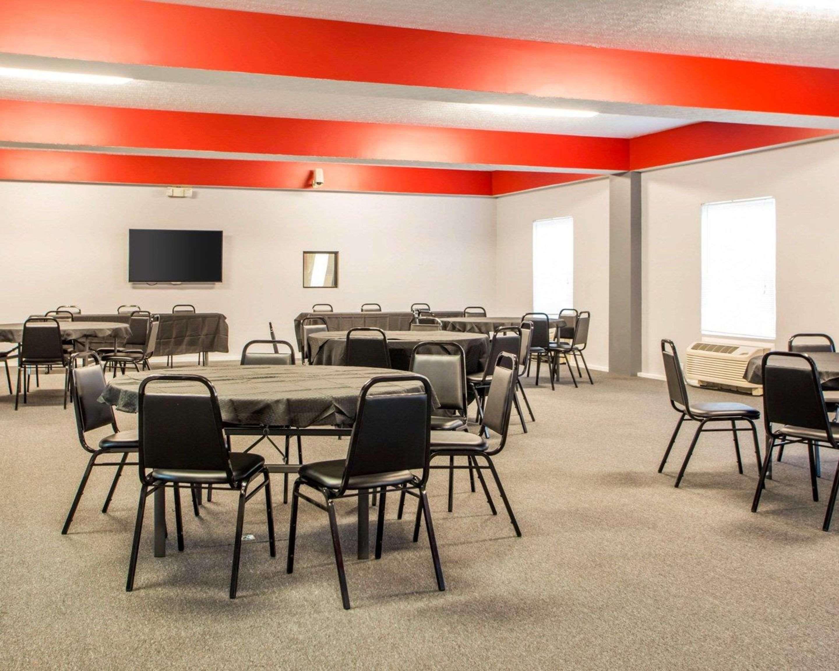 Quality Inn & Suites South-Obetz Экстерьер фото