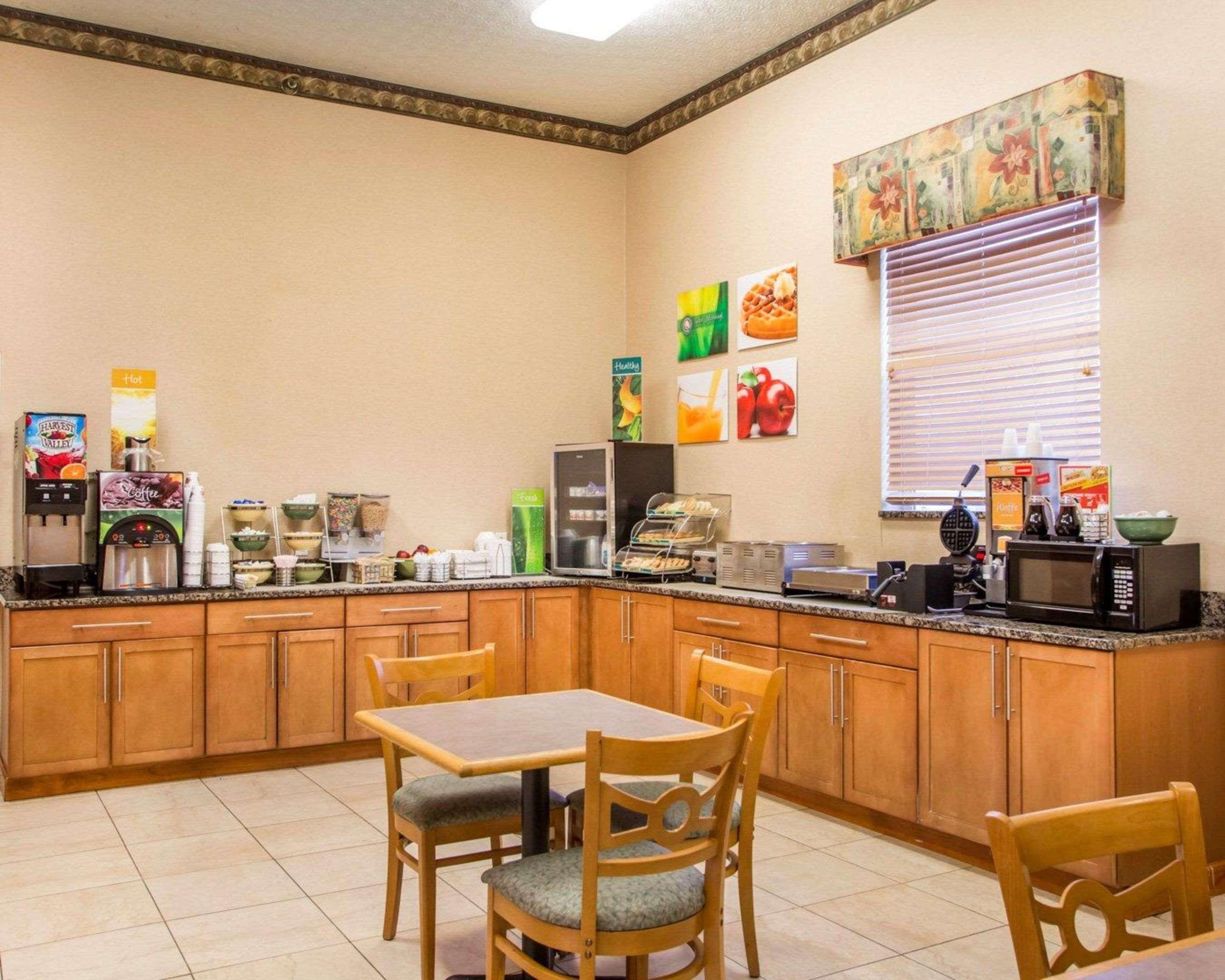 Quality Inn & Suites South-Obetz Экстерьер фото