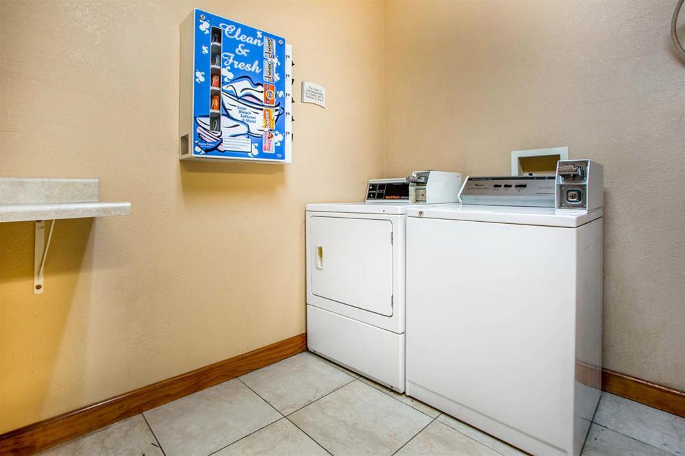 Quality Inn & Suites South-Obetz Экстерьер фото