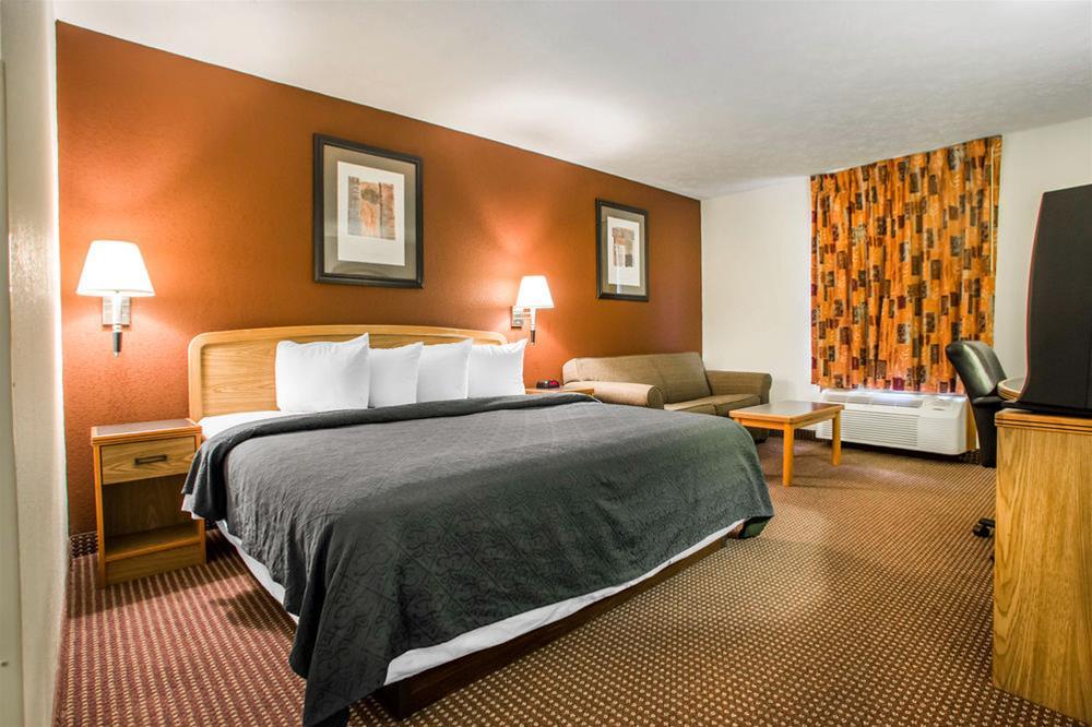 Quality Inn & Suites South-Obetz Экстерьер фото