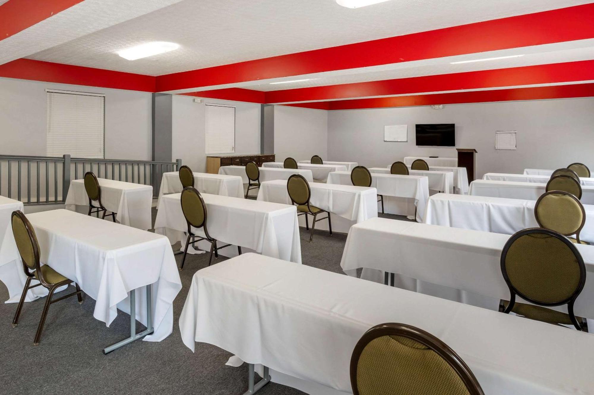 Quality Inn & Suites South-Obetz Экстерьер фото