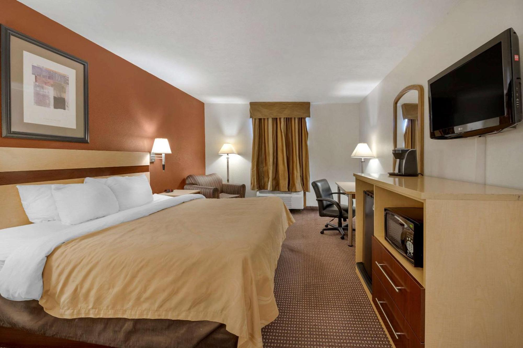 Quality Inn & Suites South-Obetz Экстерьер фото