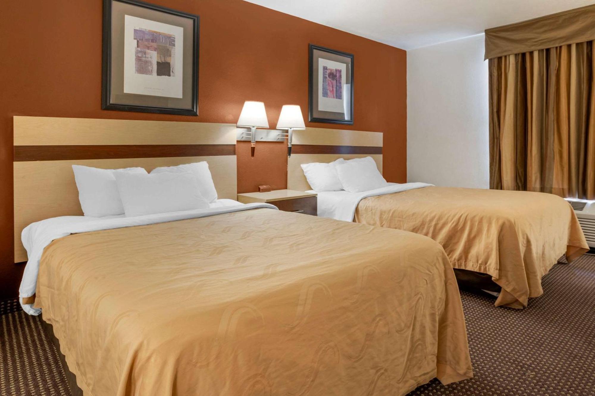 Quality Inn & Suites South-Obetz Экстерьер фото