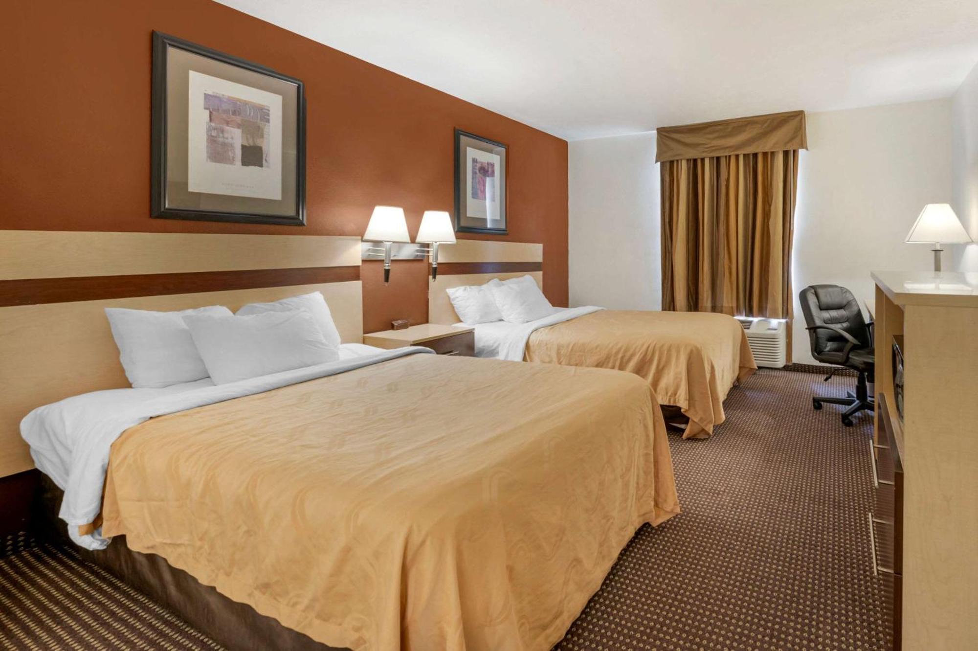 Quality Inn & Suites South-Obetz Экстерьер фото