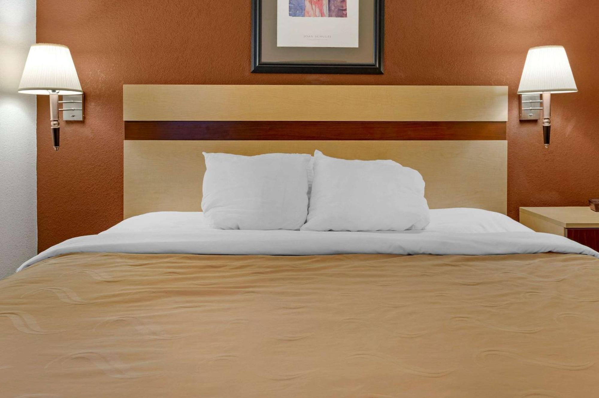 Quality Inn & Suites South-Obetz Экстерьер фото