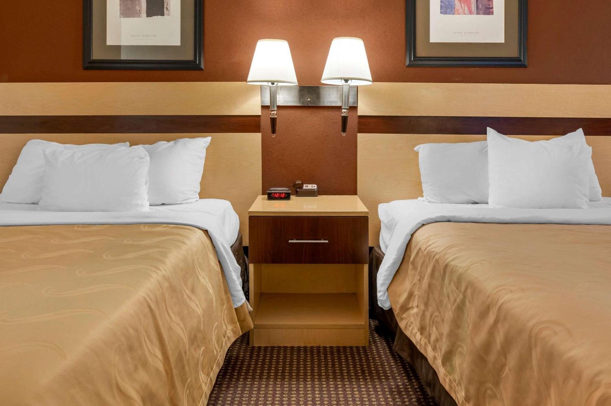 Quality Inn & Suites South-Obetz Экстерьер фото