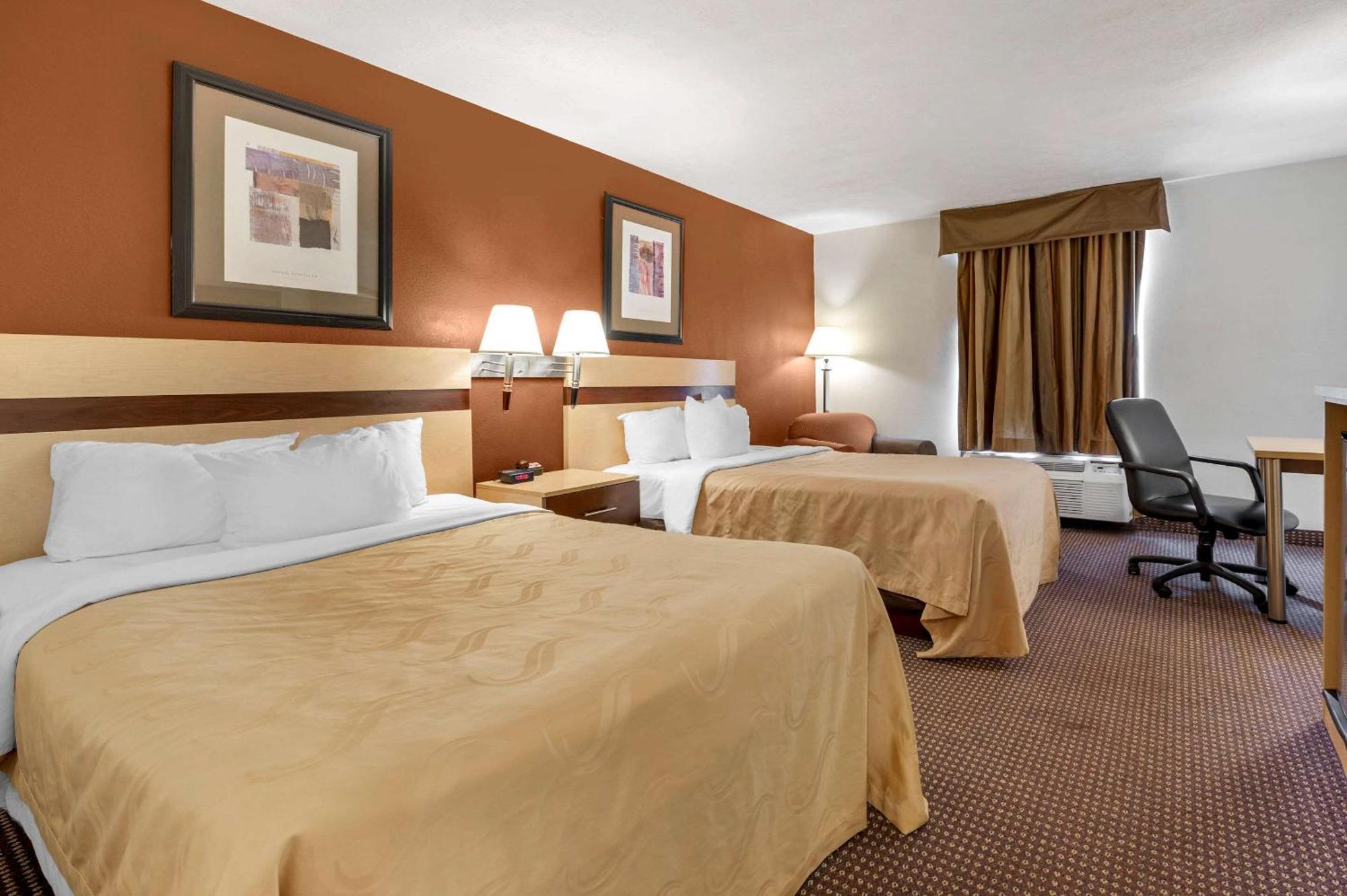 Quality Inn & Suites South-Obetz Экстерьер фото