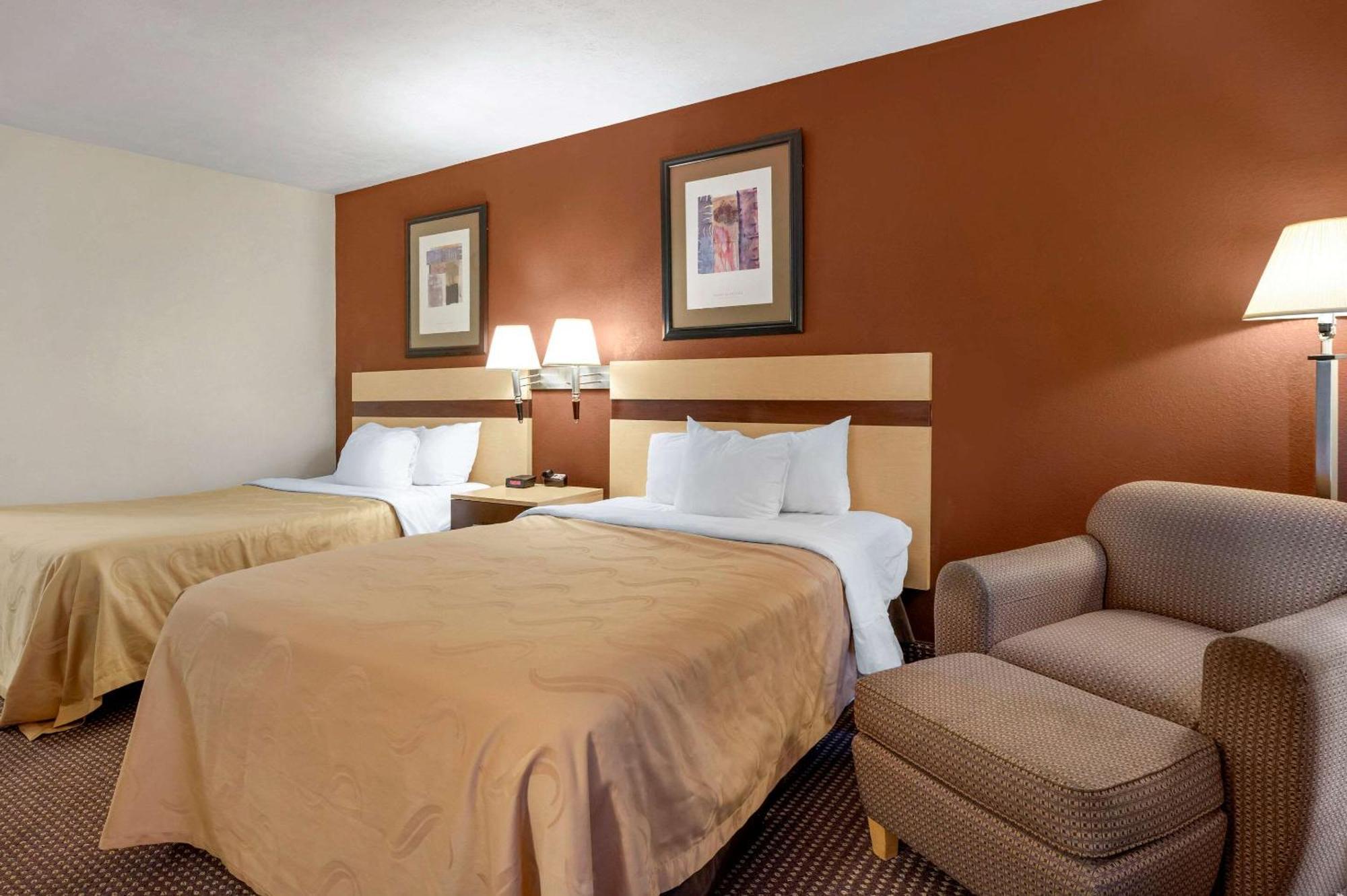 Quality Inn & Suites South-Obetz Экстерьер фото