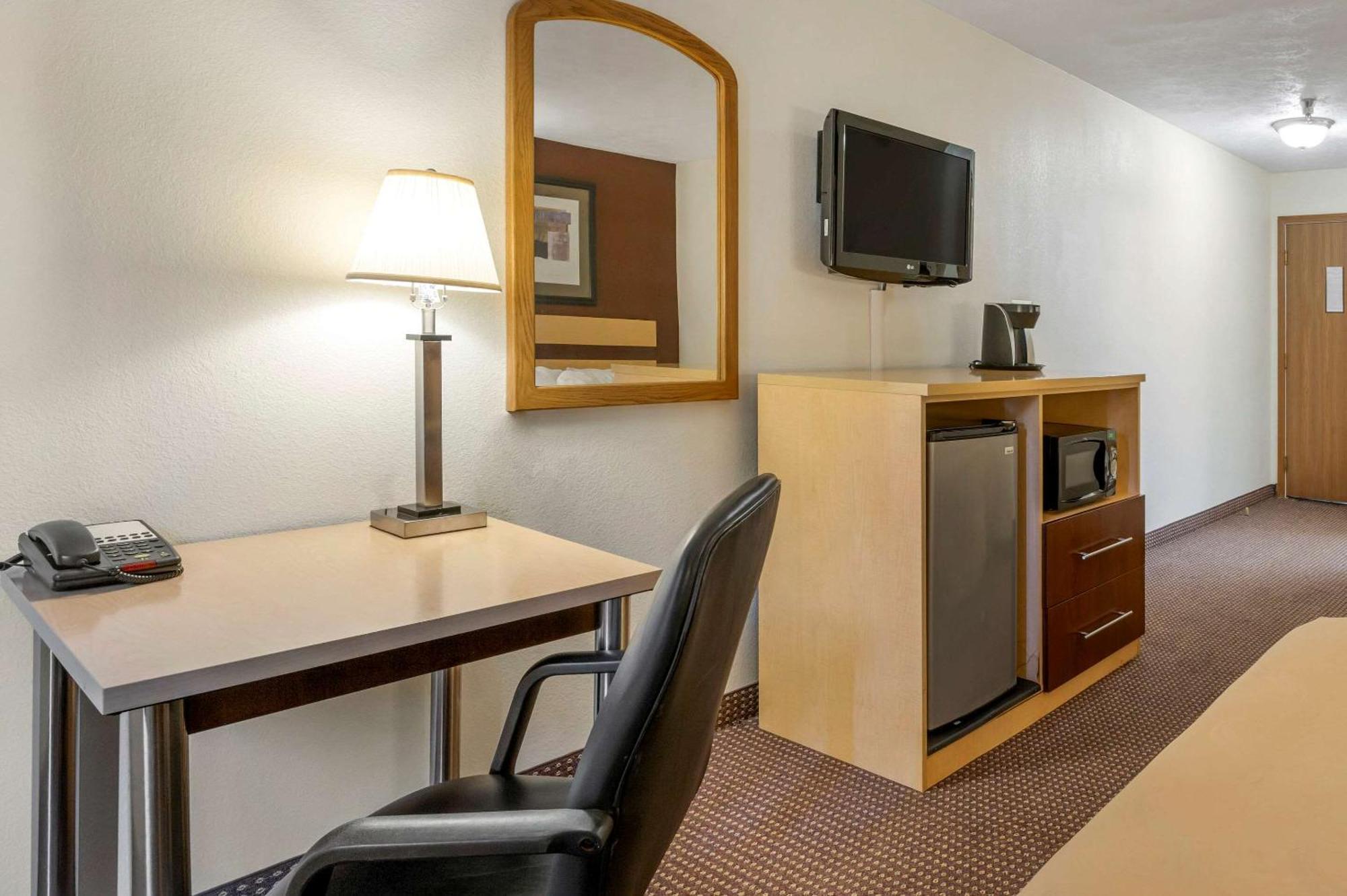 Quality Inn & Suites South-Obetz Экстерьер фото