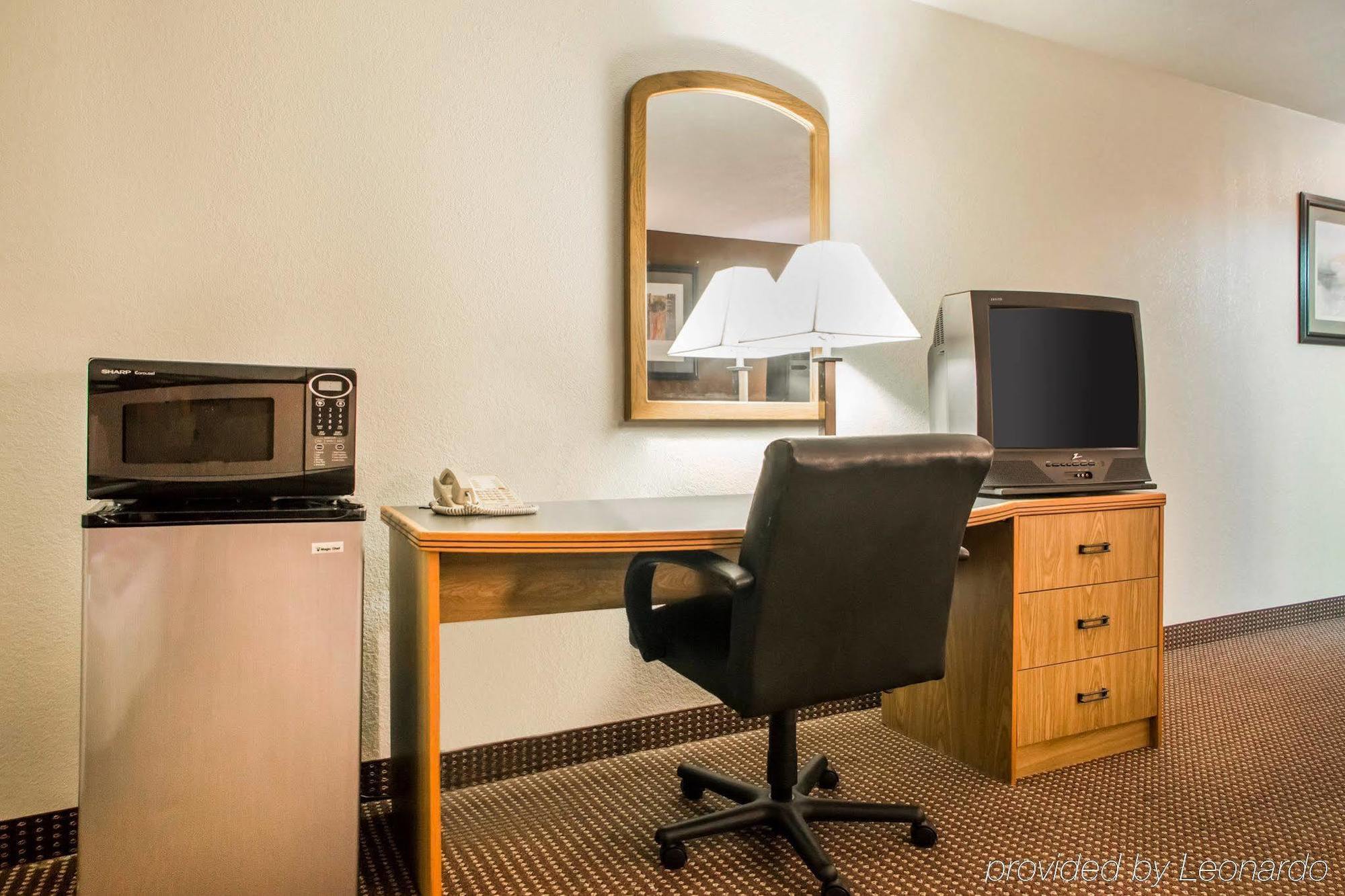 Quality Inn & Suites South-Obetz Экстерьер фото