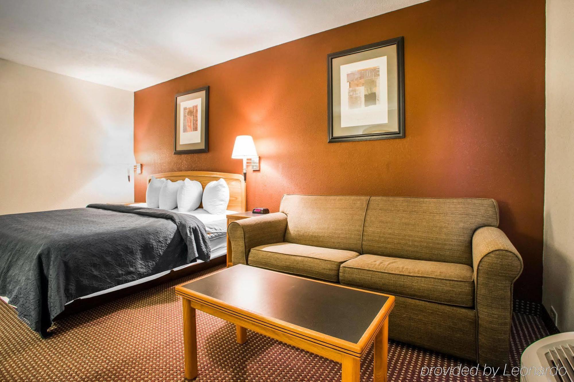 Quality Inn & Suites South-Obetz Экстерьер фото