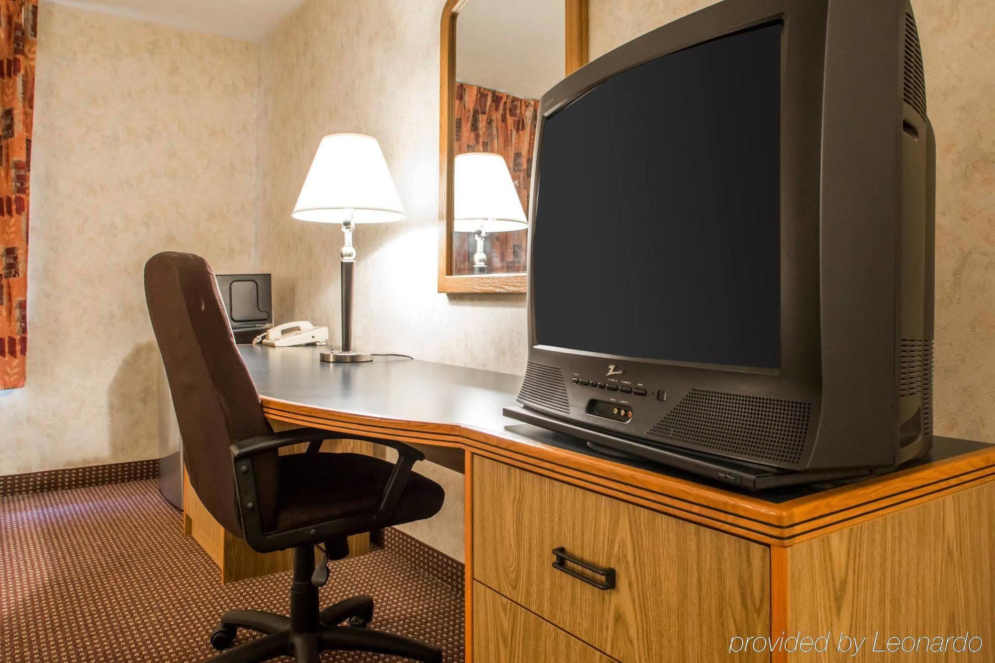 Quality Inn & Suites South-Obetz Экстерьер фото