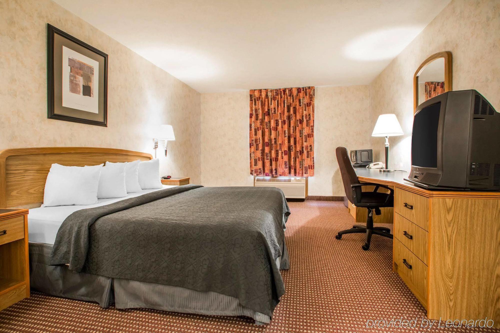 Quality Inn & Suites South-Obetz Экстерьер фото